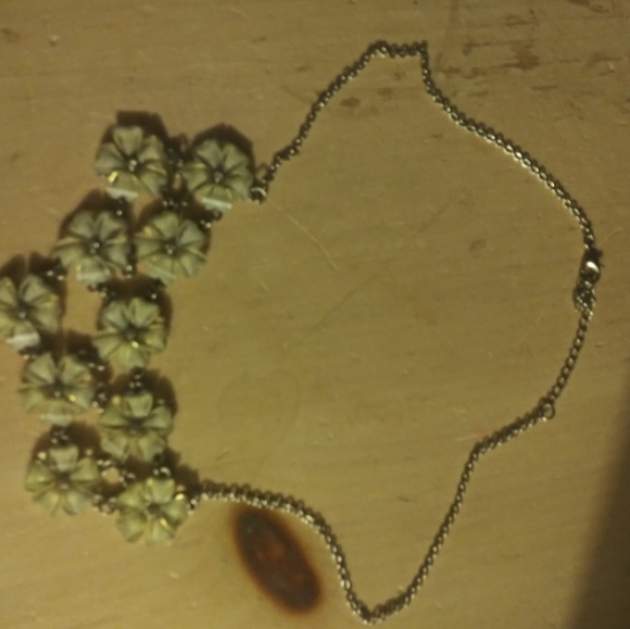 Neckales - Picture 2 of 2